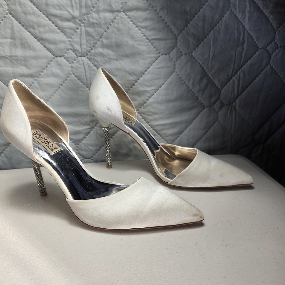 BADGLEY MISCHKA Women's Nude Satin Blanca Rhinestone Ankle-Strap Pumps SZ 10 - Picture 2 of 14